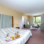 Logis Hotel-restaurant Perle Des Vosges Hotel Muhlbach-sur-Munster