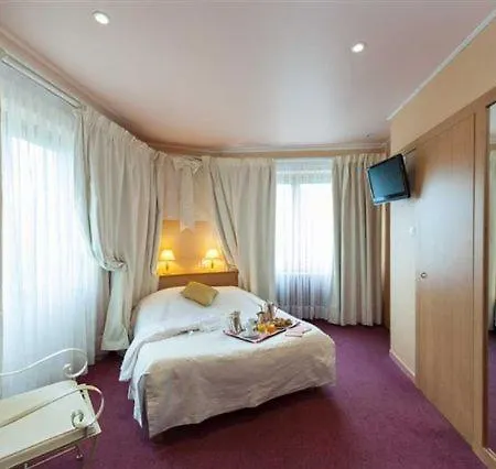 Logis Hotel-restaurant Perle Des Vosges Muhlbach-sur-Munster